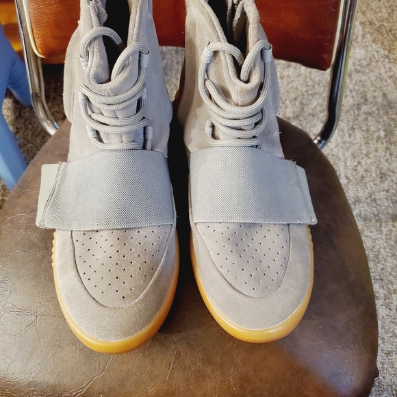 Yeezy 750 gray gums - Picture 5 of 6